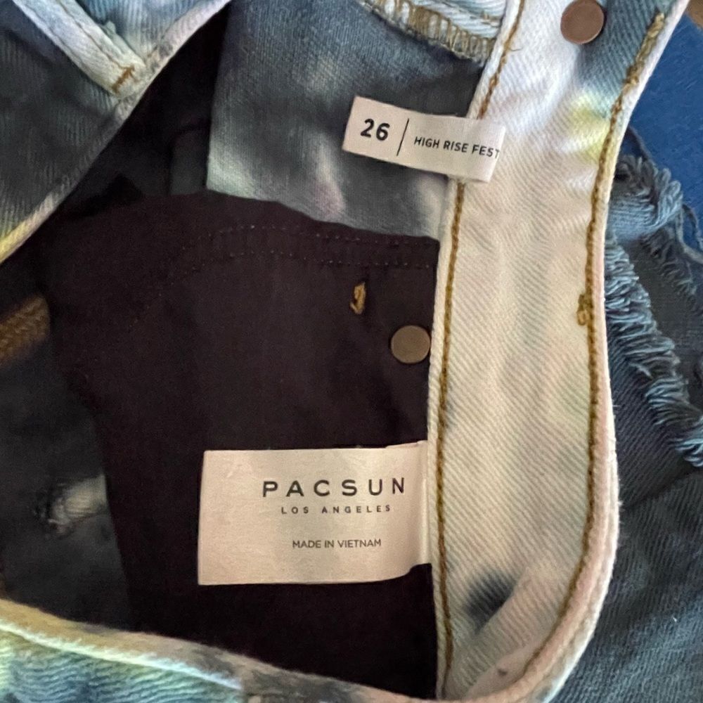 PacSun High Rise Festival Cutoff Denim Shorts Tie Dye Size 26 - Picture 6 of 9